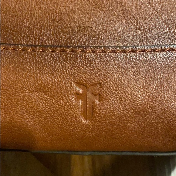 Frye leather side pocket hobo, NWT - Picture 4 of 12